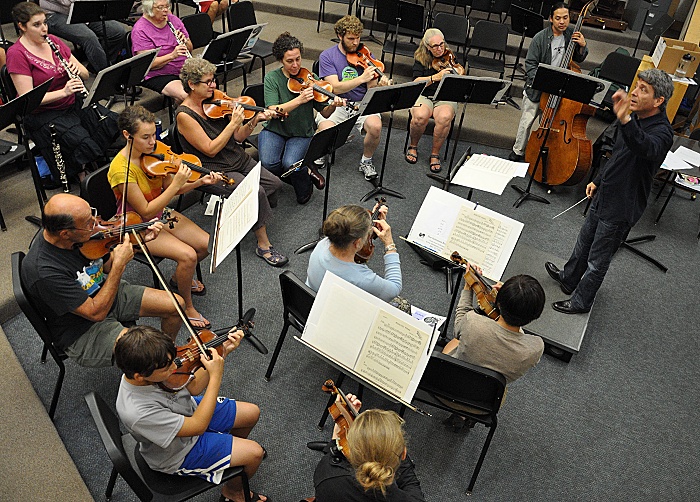 Me2/Orchestra rehearsing